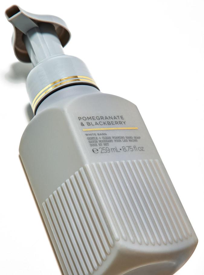 Bath & Body Works Pomegranate & Blackberry Gentle & Clean Foaming Hand Soap, 259 ml / 8.75 fl oz