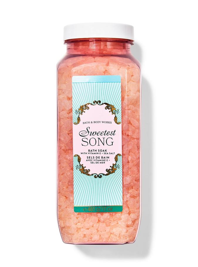 Bath & Body Works Sweetest Song Bath Soak, 481 g / 17 oz