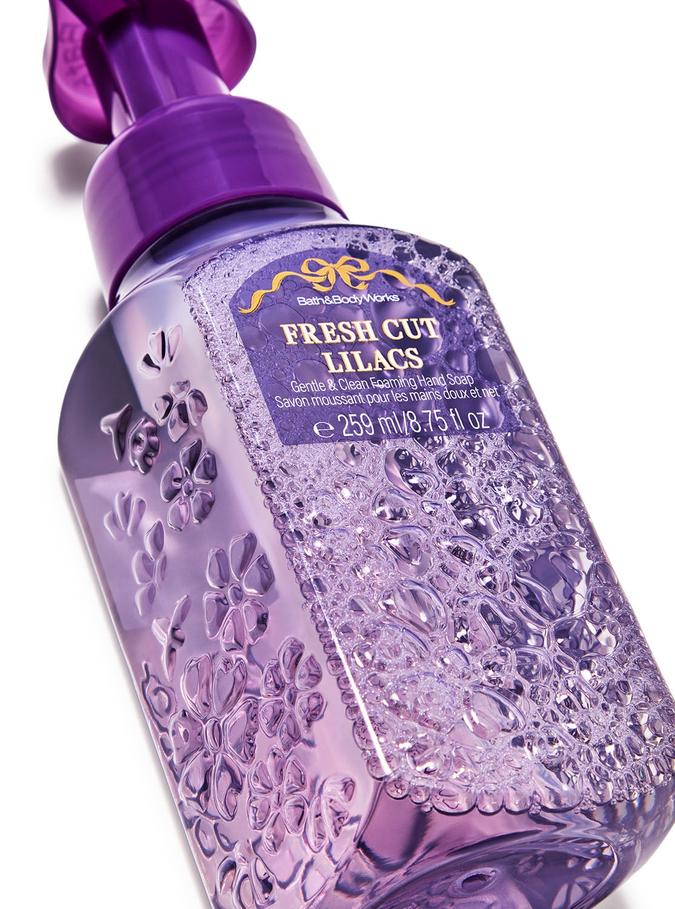 Bath & Body Works Fresh Cut Lilacs Gentle & Clean Foaming Hand Soap, 259 ml / 8.75 fl oz