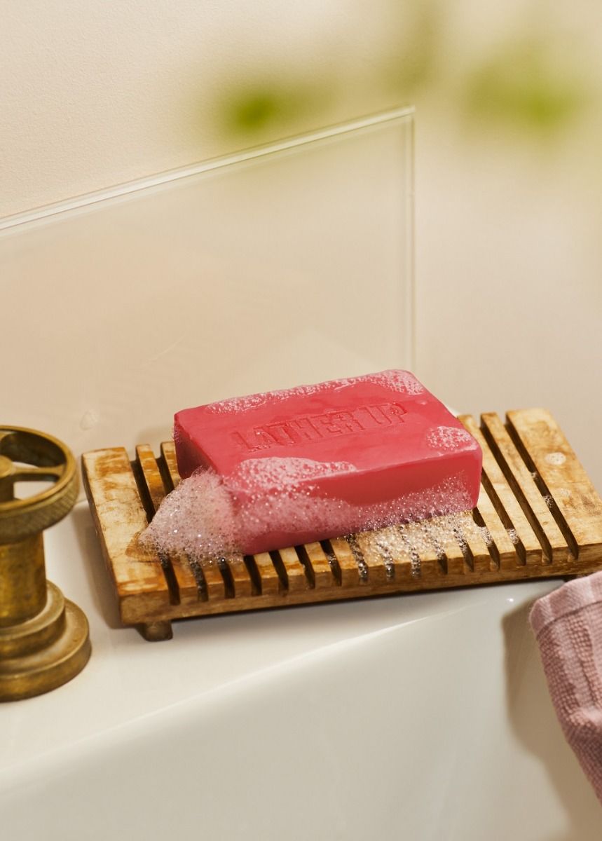 The Body Shop Strawberry Cleansing Face & Body Bar, 100g x 4