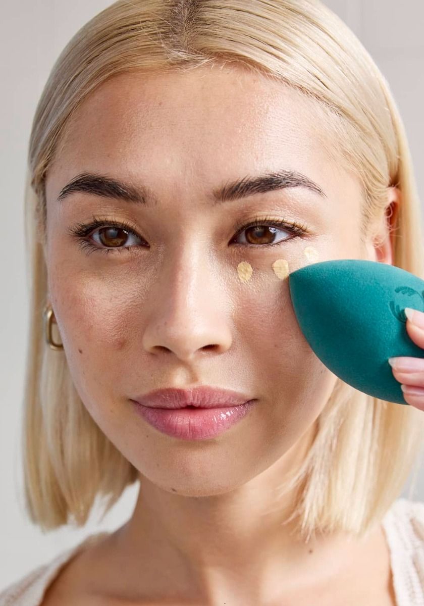 The Body Shop Complexion Blender, 1pc