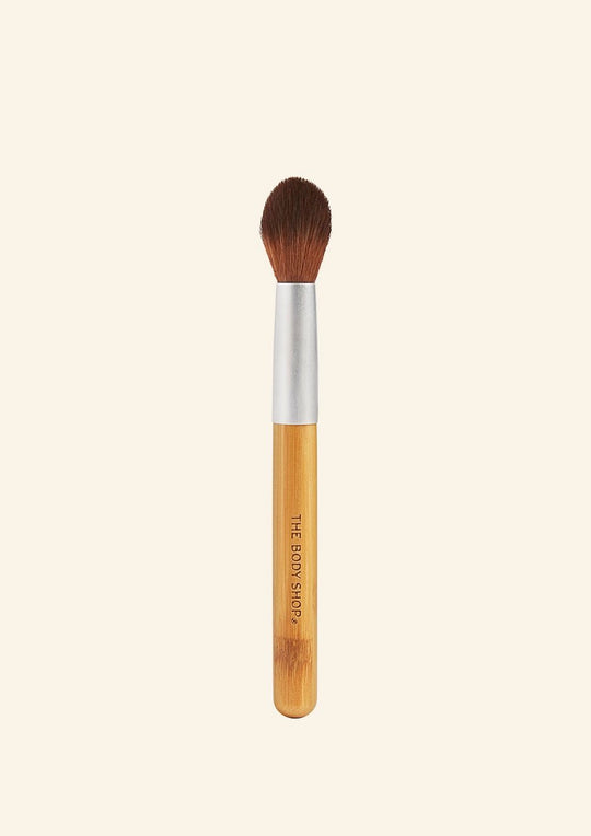 The Body Shop Pointed Highlighter Brush, 1pc Buy at Indicrest