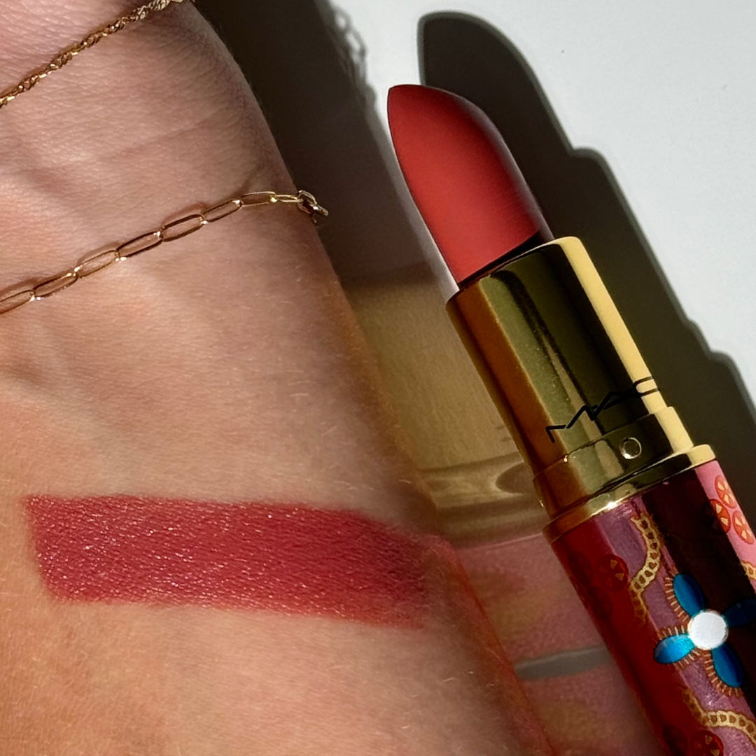 M.A.C Satin Lipstick - Find The Light (Embroidered Opulence Collection), 3g Buy at Indicrest Image 3