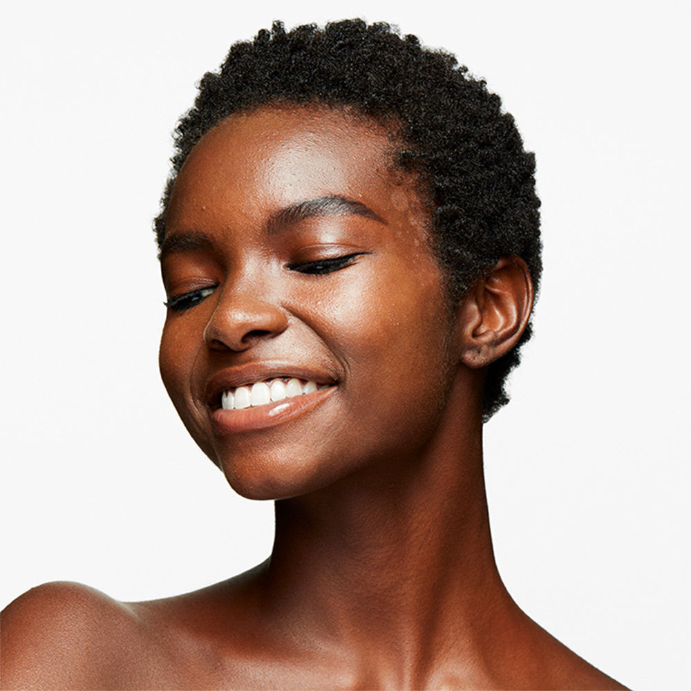 M.A.C Strobe Dewy Skin Tint - Deep Dark Plus, 1g Buy at Indicrest Image 4