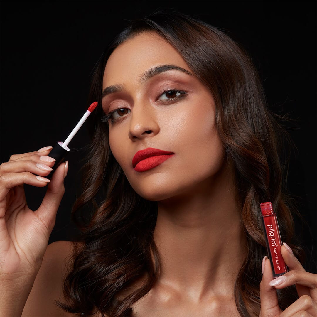 pilgrim matte me up liquid lipstick siren red 25   Image 4   Buy from Indicrest