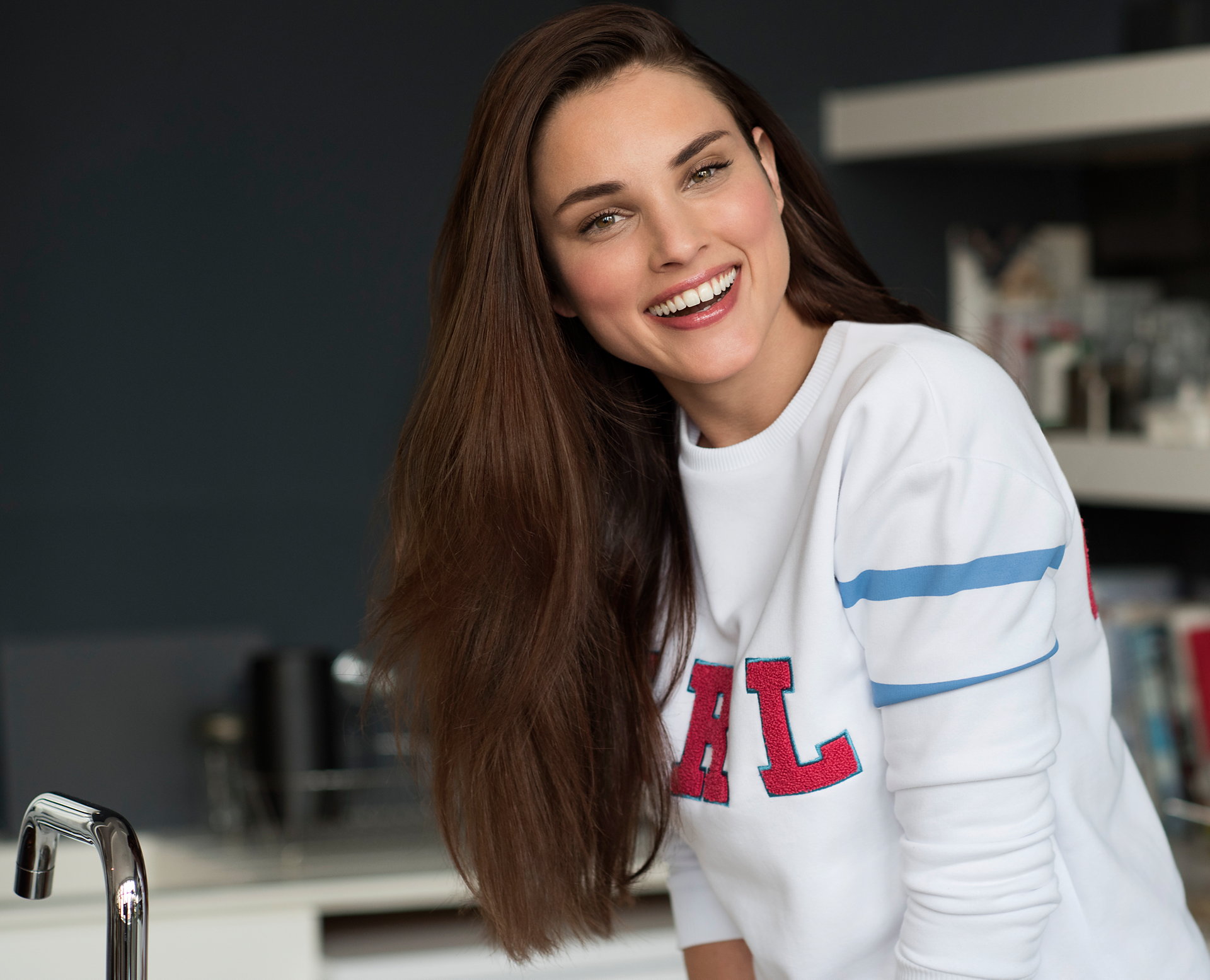 Philips HP8142/00 Hair Dryer Buy at Indicrest Image 4