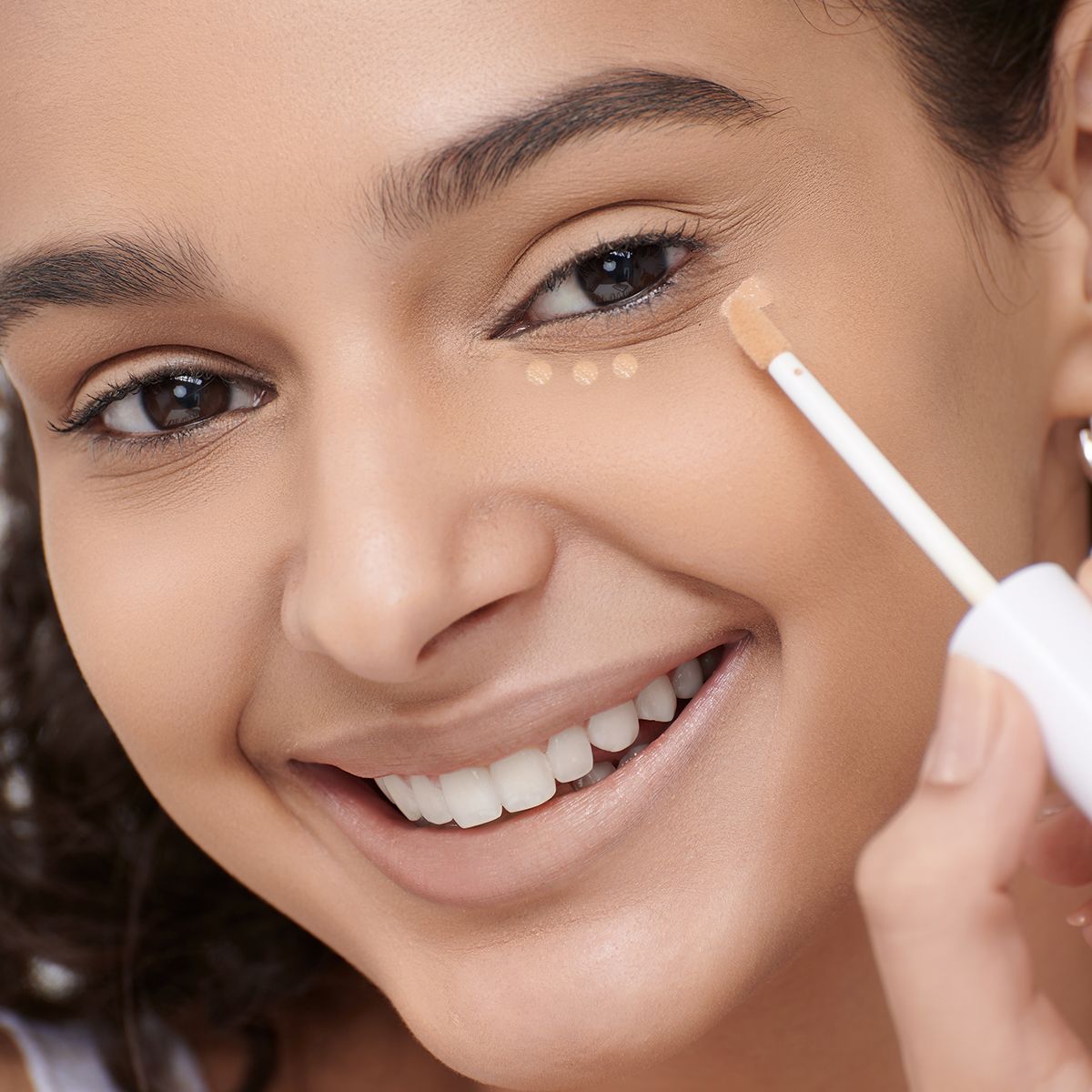 Mamaearth Glow Hydrating Concealer, 6ml | Creme Glow - Image 2 - Buy from Indicrest