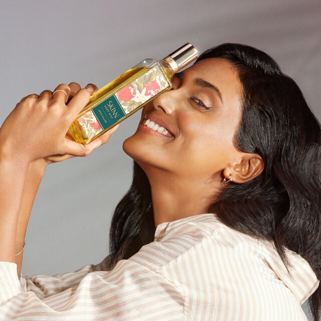 SKINN Body Mist Apple Allure, 230ml - Image 7 - Buy from Indicrest