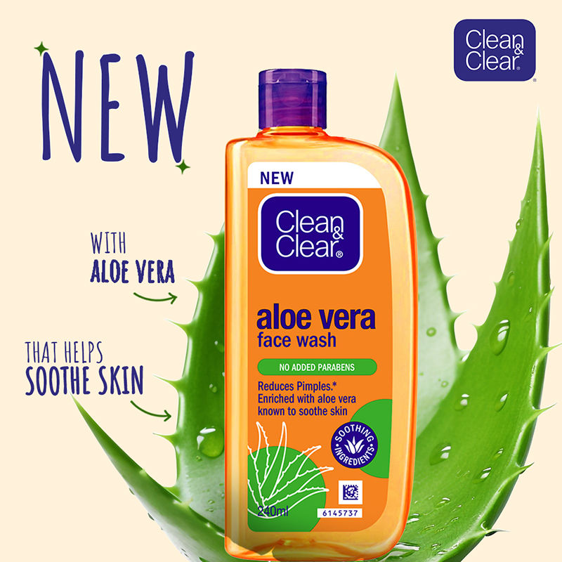 Clean & Clear Aloe Vera Face Wash - Gentle Hydrating Cleanser for Oily Skin & Reduces Acne In 7 Days, 240ml