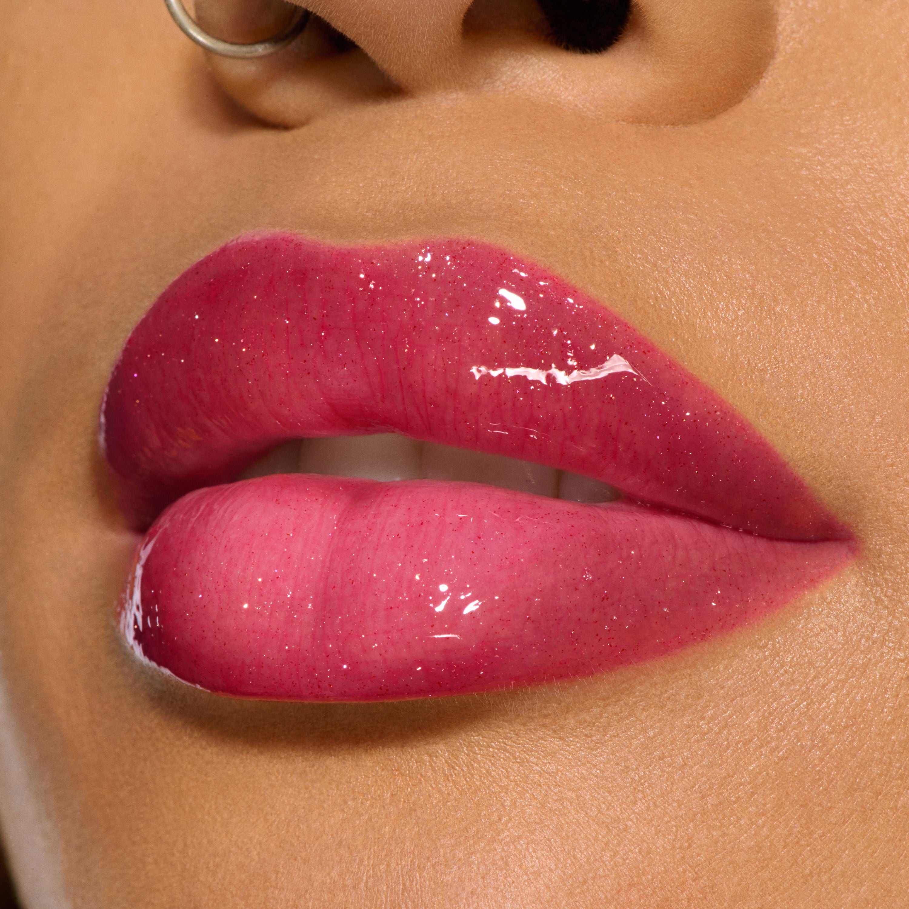 M.A.C Viva Glam Lipglass Air-Viva Kimmitment, 5ml Buy at Indicrest Image 5