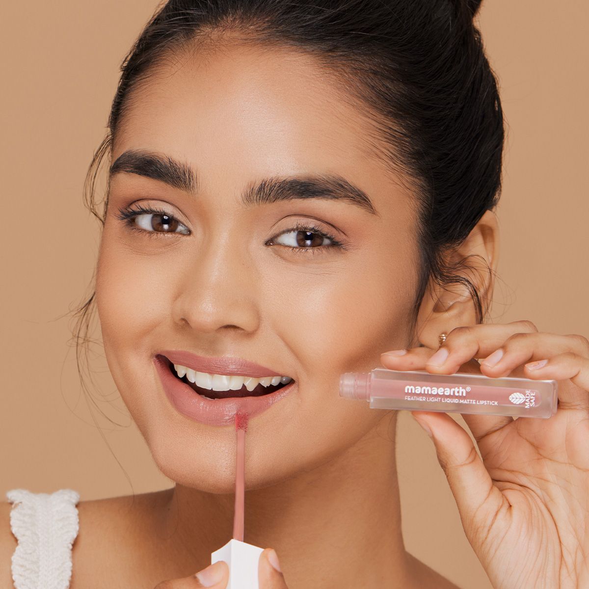 Mamaearth Feather Light Liquid Matte Lipstick, Nude Brown, 3.5ml - Image 2 - Buy from Indicrest