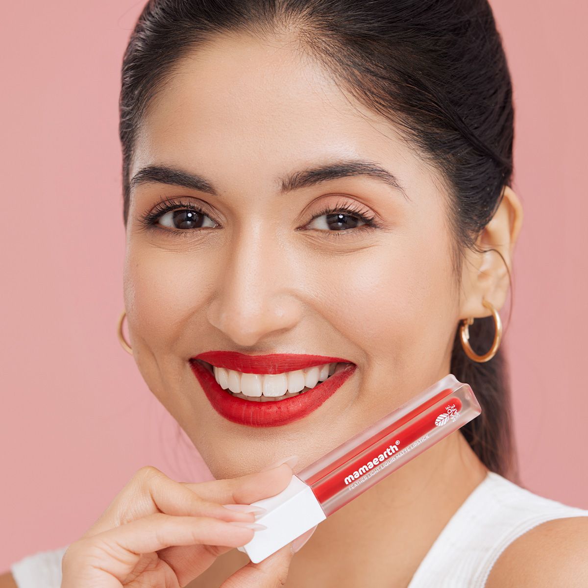Mamaearth Feather Light Liquid Matte Lipstick, Red Velvet, 3.5ml - Image 2 - Buy from Indicrest