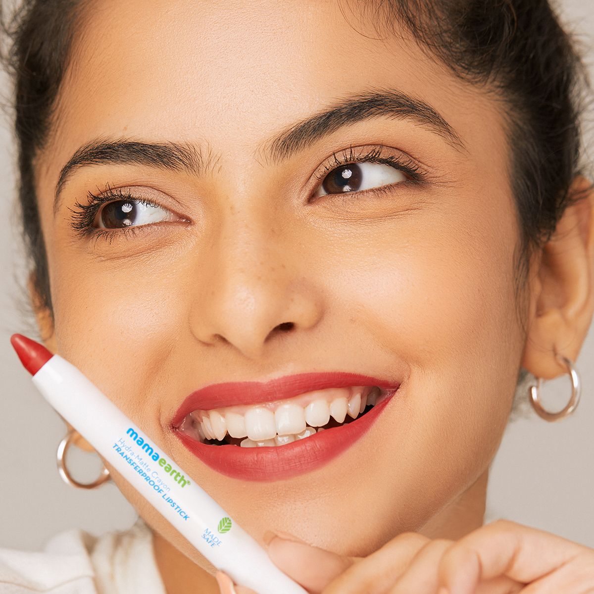 Mamaearth Hydra-Matte Crayon Transferproof Lipstick, 2.4g, Raspberry Red - Image 3 - Buy from Indicrest