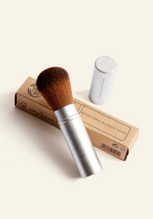 The Body Shop Retractable Blusher Brush, 1pc