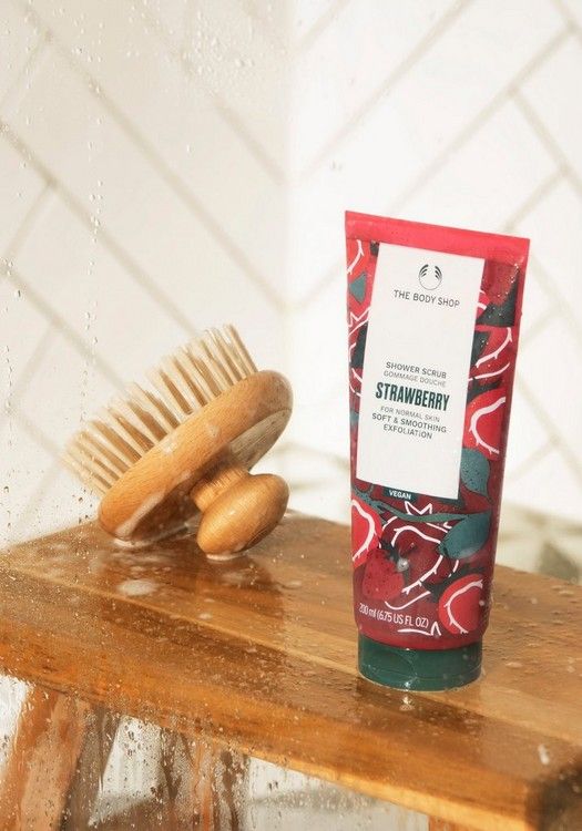 The Body Shop Strawberry Shower Scrub, 200ml Buy at Indicrest Image 5
