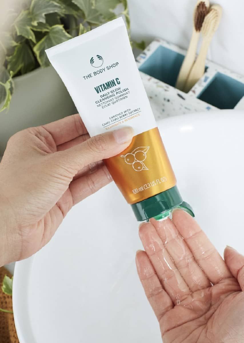 The Body Shop Vitamin C Face Polish, 100ml Buy at Indicrest Image 3